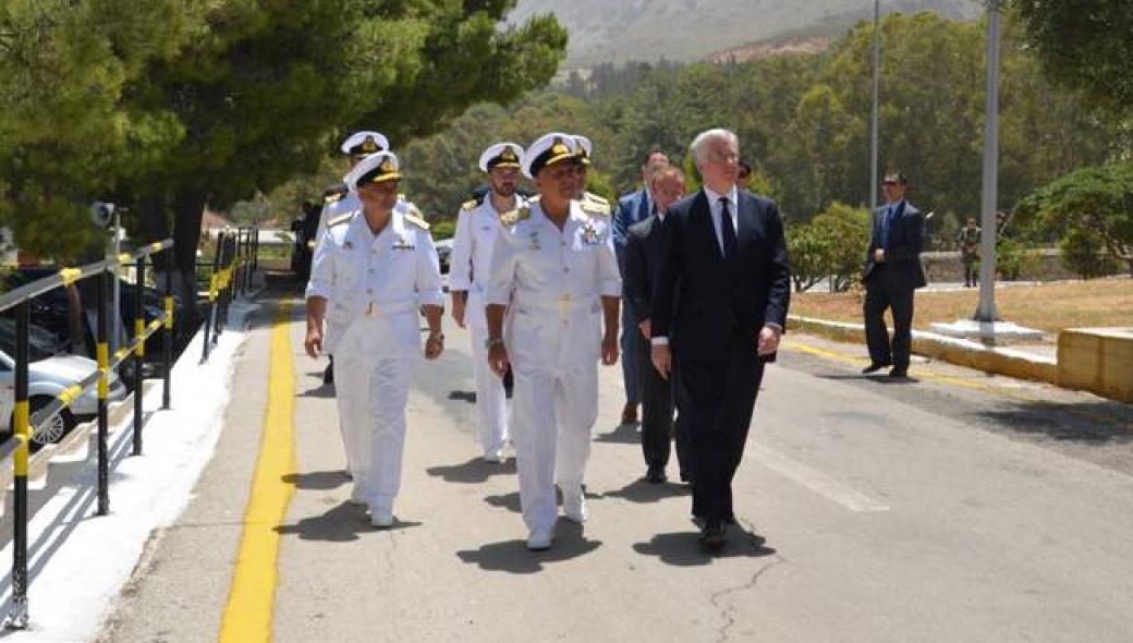 Επίσκεψη του Υπουργού Άμυνας της Βρετανίας στο Ναύσταθμο Κρήτης