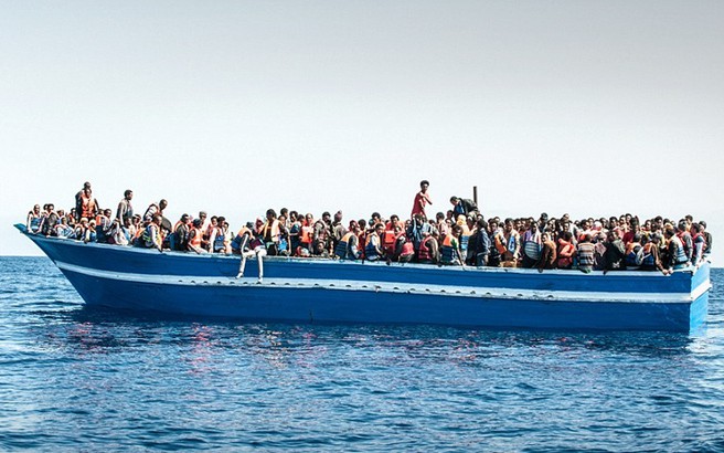 Λιβύη: Μπλόκο σε 4 φουσκωτά με 550 παράνομους μετανάστες