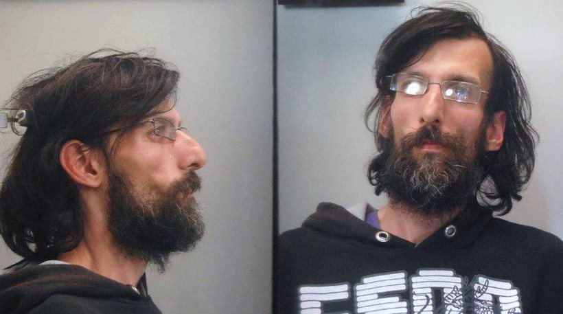 Στη δημοσιότητα τα στοιχεία του παιδεραστή του Κορυδαλλού (φωτό)