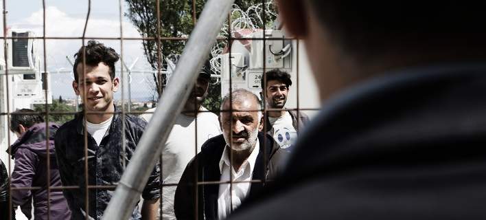 Συνεχίζουν την απεργία πείνας 10 πρόσφυγες στη Χίο