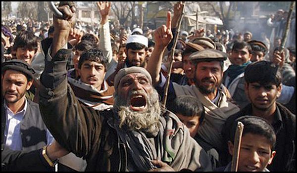 Αίγυπτος: 70χρονη Χριστιανή κακοποιήθηκε και διαπομπεύθηκε από 300 φανατικούς μουσουλμάνους