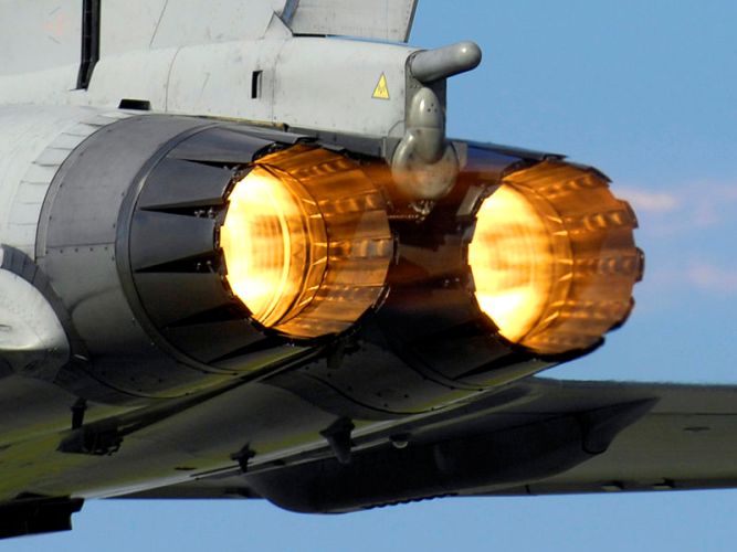 Eurοfighter Typhoon: Δείτε την απίστευτη δύναμη σε κατακόρυφη απογείωση