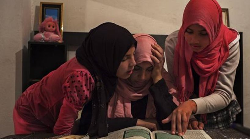 Τυνησία: Η μητέρα που είδε τις δύο κόρες της να παντρεύονται μαχητές του ISIS