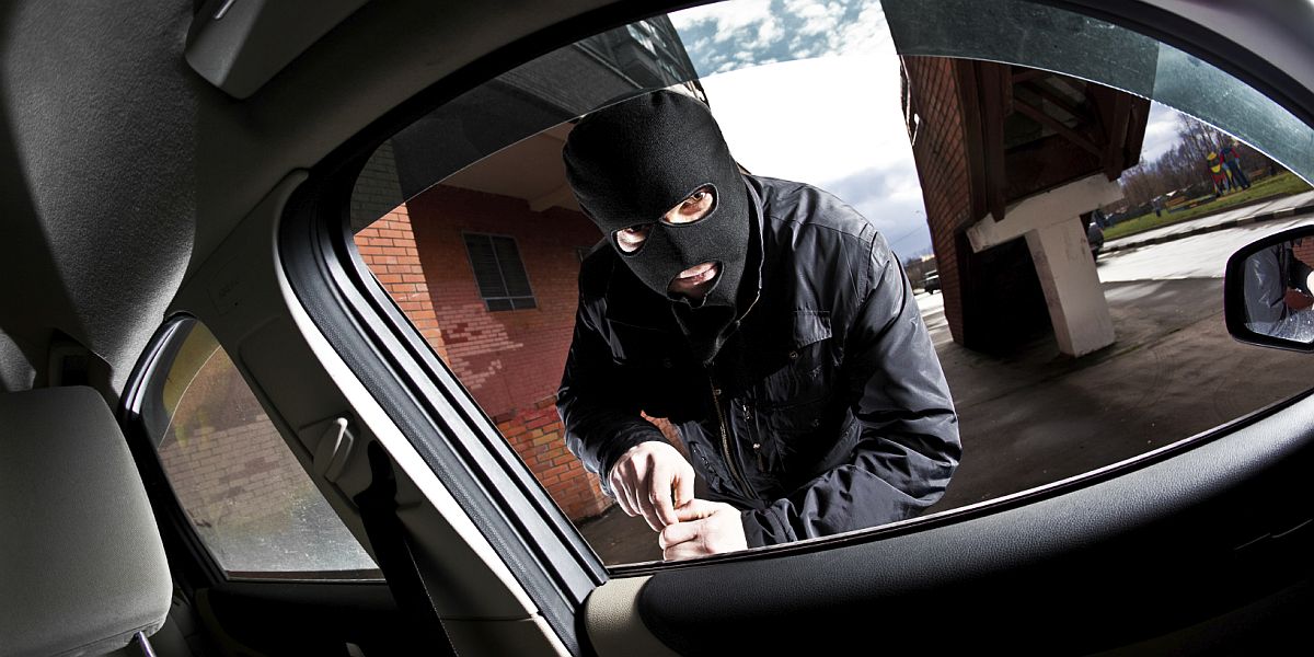 Δείτε πώς ανοίγουν υπερπολυτελές όχημα σε … δευτερόλεπτα! [βίντεο]