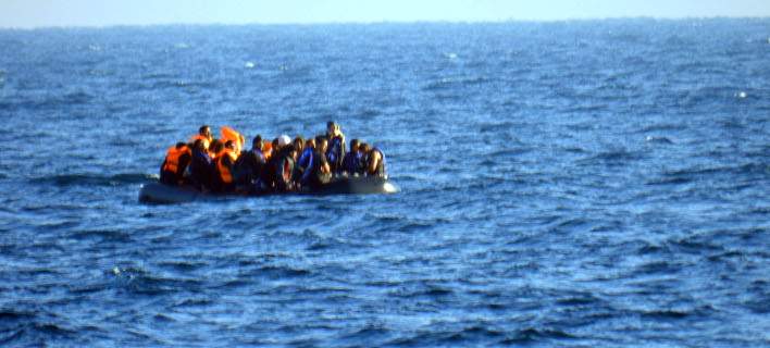 Φόβοι για νέα τραγωδία στη Μεσόγειο: Πρόσφυγες δηλώνουν ότι βυθίστηκε σκάφος με 400 άτομα