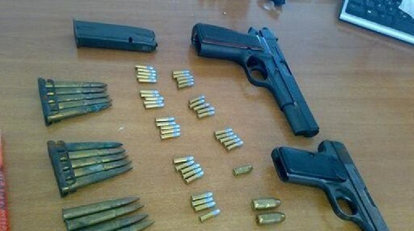 Μπαράζ συλλήψεων για παράνομα όπλα σε όλη τη χώρα