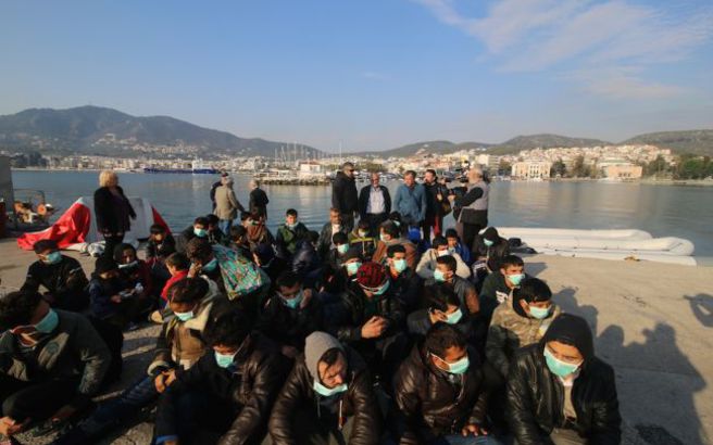 Σε εκρηκτική εξελίσσεται η κατάσταση στη Λέσβο – Διαμαρτυρίες από μετανάστες και κατοίκους