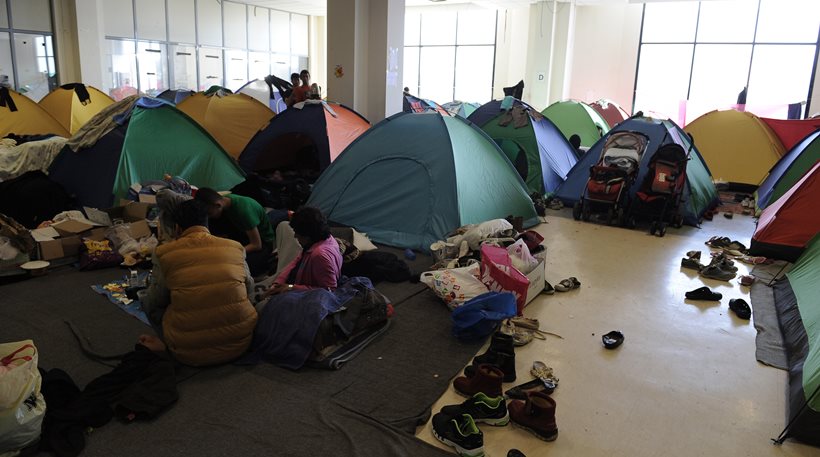 Η αυτοψία του Λεβέντη σε καταυλισμό του Ελληνικού: «Υπάρχει κίνδυνος διάδωσης ασθενειών»