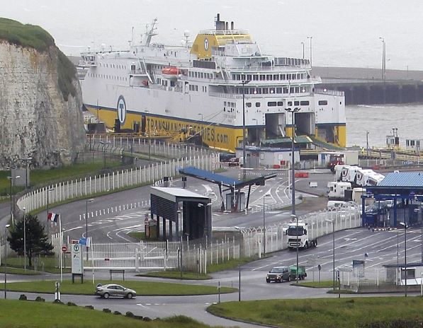 Αλβανοί παράνομοι μετανάστες εγκαταστάθηκαν στα παράλια της Β.Γαλλίας για να περάσουν στην Αγγλία (φωτό)