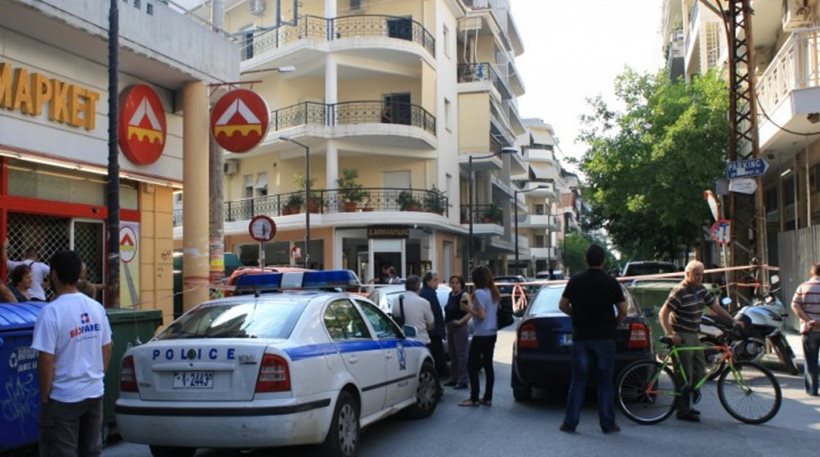 Εμπρηστική επίθεση στη ΔΟΥ Περιστερίου