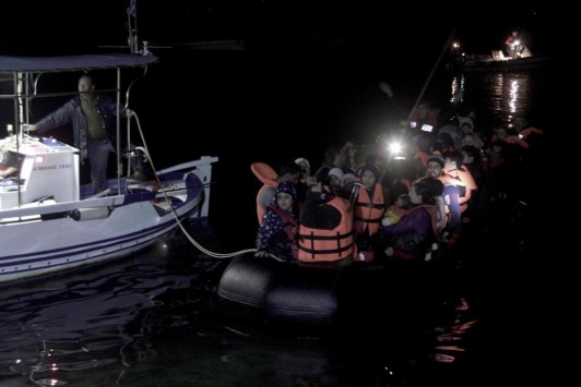 Κι άλλο σκάφος με πρόσφυγες έφτασε στη Λέσβο- Προβληματισμός από τις νέες αφίξεις