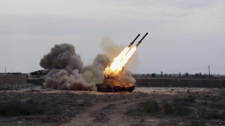 Σφοδρές επιθέσεις του Συριακού Στρατού κατά του ISIS στη Ράκκα (βίντεο)