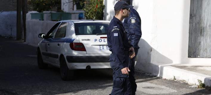 Στις αλβανικές Αρχές παραδόθηκε ο δράστης της άγριας δολοφονίας στη Θεσπρωτία – Ήταν ξάδελφος του θύματος