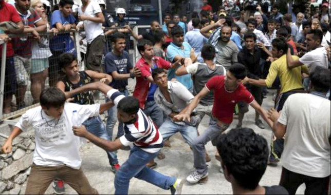 Ξέσπασαν οι κάτοικοι της Λέσβου για τους μετανάστες: «Γίναμε κοινότητα Αφγανιστάν-Πακιστάν!» (βίντεο)