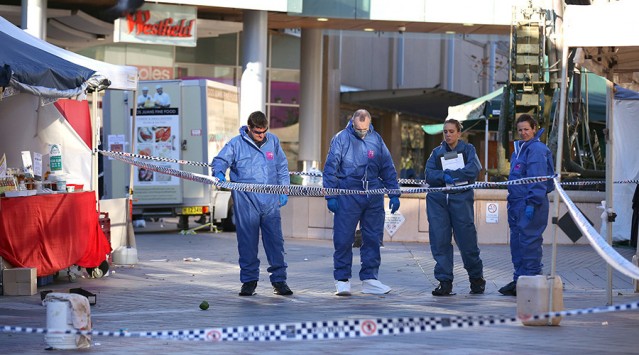 Πανικός στο Σίδνεϊ – Αστυνομικοί πυροβόλησαν ύποπτο που φώναζε «o Αλλάχ είναι μεγάλος» (vid)