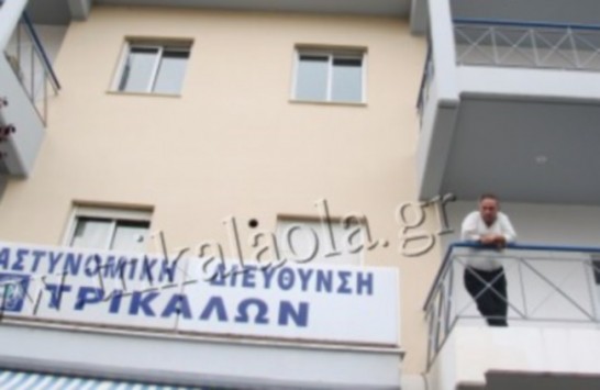 Σοβαρός τραυματισμός αστυνομικού στα Τρίκαλα- Εκπυρσοκρότησε το όπλο στα χέρια του!