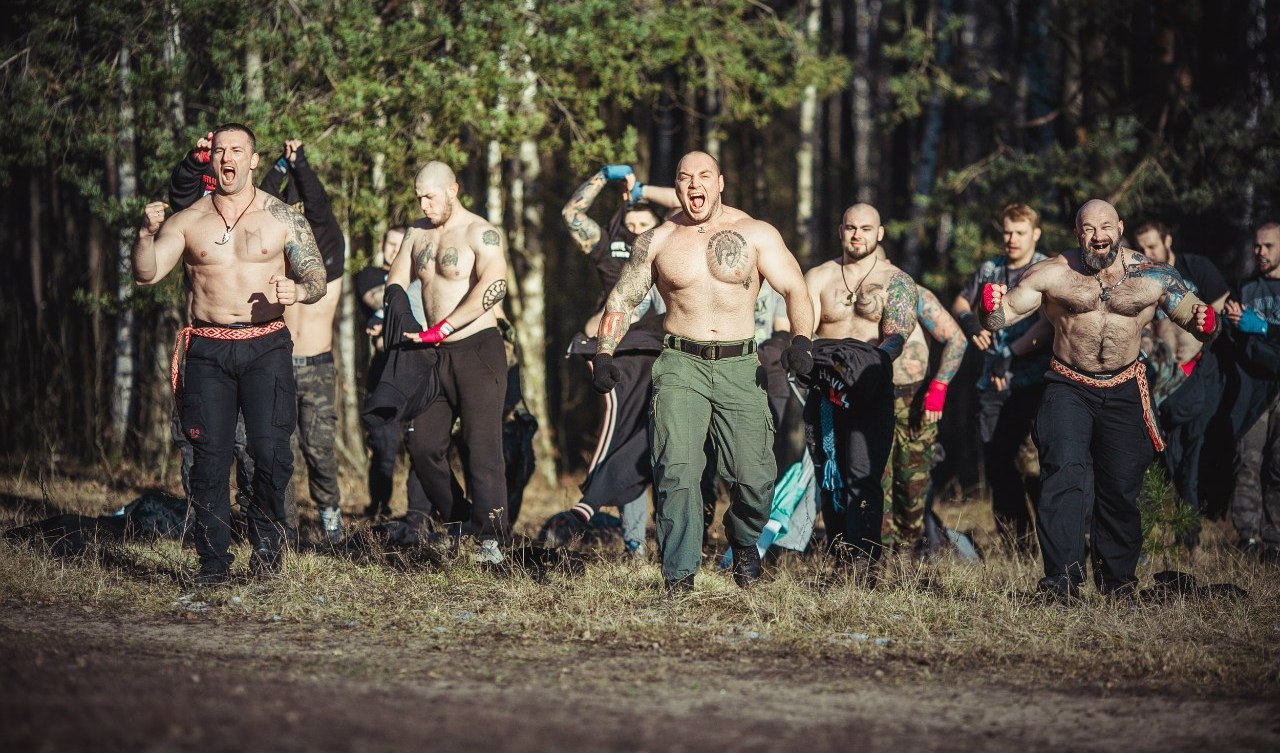 “Το ξύλο της αρκούδας”: Πώς οι Ρώσοι οπαδοί ισοπέδωσαν τους “επαγγελματίες” Βρετανούς χούλιγκαν στην Μασσαλία (vid)
