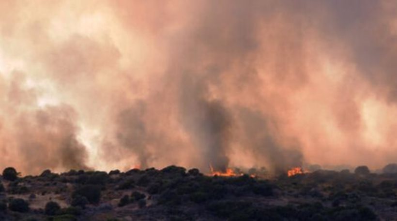 Λέσβος: Σε εξέλιξη φωτιά στον Πολιχνίτο