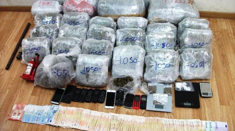 Η ΕΛ.ΑΣ εξάρθρωσε πολυμελή σπείρα ναρκωτικών – 32 συλλήψεις