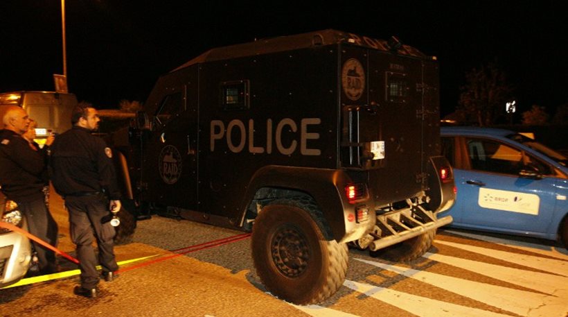 Σε… αναμμένα κάρβουνα η γαλλική κυβέρνηση: Τρομοκρατία, απεργίες και διαδηλώσεις εν μέσω Euro