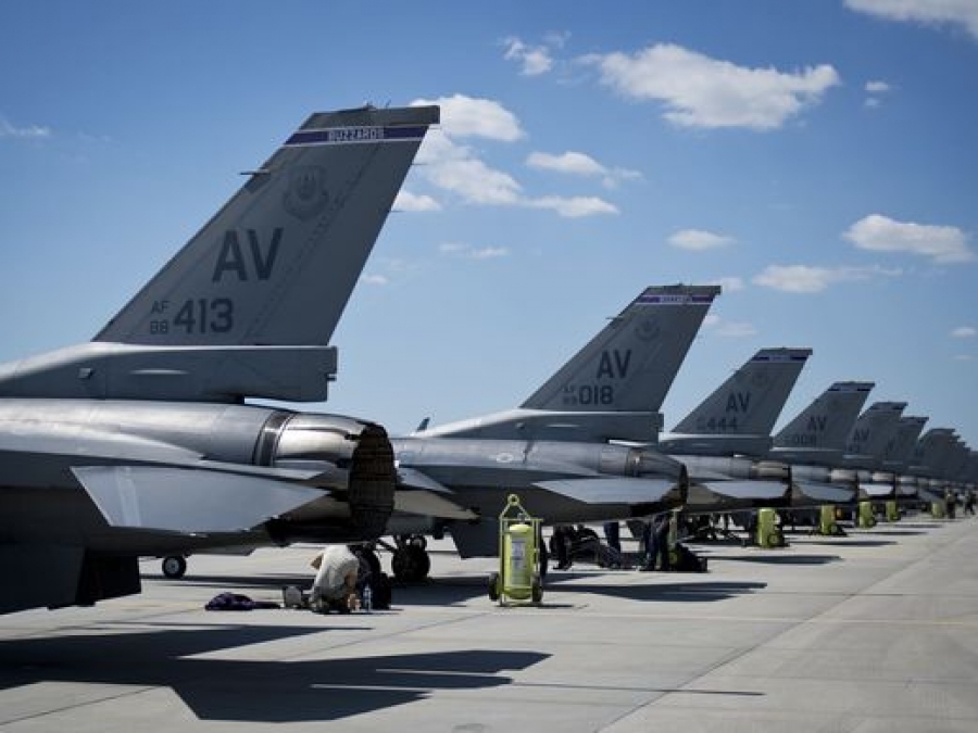 Eπίδειξη δύναμης του ΝΑΤΟ στη Βαλτική (φωτό)