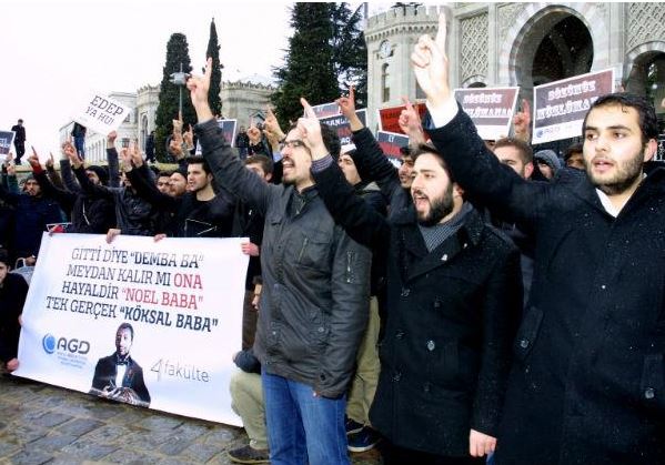 Ισλαμιστές επιτέθηκαν σε πολίτες στην Κων/πολη επειδή άκουγαν ροκ μουσική: «Θα σας σκοτώσουμε μπ@@@οι» (vid, φωτό)