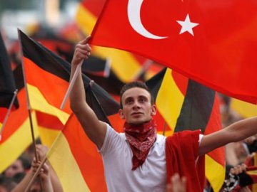 Γερμανία: Φόβοι για ριζοσπαστικοποίηση Τούρκων