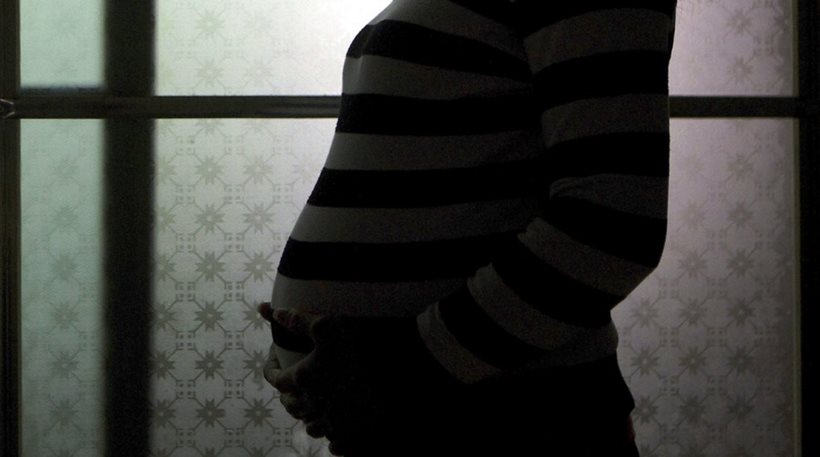 Φρίκη από το «έγκλημα τιμής» στο Πακιστάν: Μητέρα έκοψε το λαιμό της εγκύου κόρης της γιατί παντρεύτηκε από αγάπη!