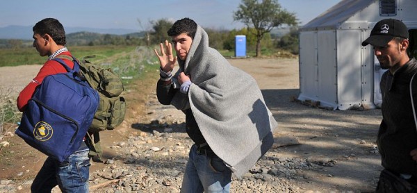 Λάρισα: Άρχισε η επιχείρηση μετεγκατάστασης προσφύγων από το Κουτσόχερο