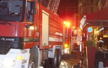 Θεσσαλονίκη: Αναρχικοί έβαλαν φωτιά σε γαλλική αντιπροσωπεία αυτοκινήτων ως αλληλεγγύη στον γαλλικό λαό