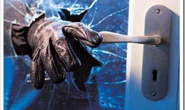 Γκύζη: Ληστεία σε κατάστημα σε χρόνο ρεκόρ – Σε μόλις 14″ έκανε «φτερά» η ταμειακή μηχανή (vid)