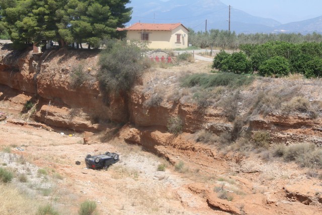 Φωτό και βίντεο από την ένοπλη ληστεία σε βάρος επιχειρηματία στο Άργος