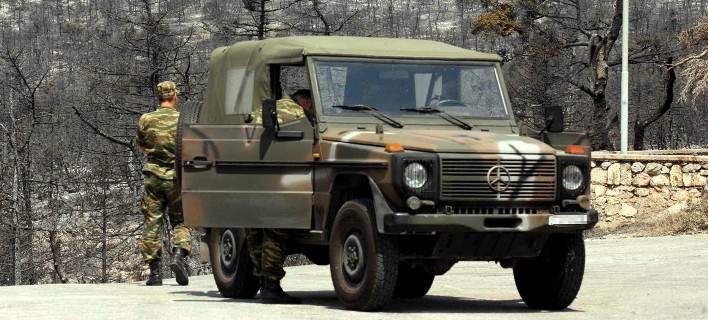 Ομάδα αναρχικών ανέλαβε την ευθύνη για τον εμπρησμό στρατιωτικού τζιπ σε εγκατάσταση του Στρατού στο Γουδί