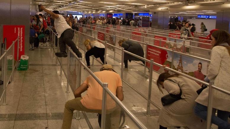 Μαρτυρίες από τη Τουρκία: «Ηταν ντυμένος στα μαύρα και πυροβολούσε εν ψυχρώ»