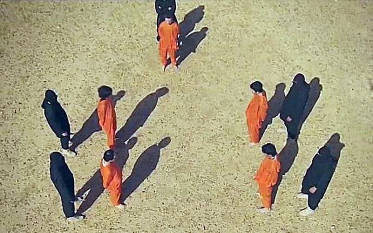 Nέα φρίκη από το ISIS: Αποκεφάλισε πέντε «κατασκόπους» (φωτό,vid)