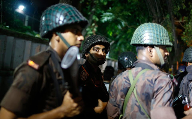 Νεκροί και οι 6 δράστες της επίθεσης στο Μπανγκλαντές – Απελευθερώθηκαν 13 όμηροι (vid)