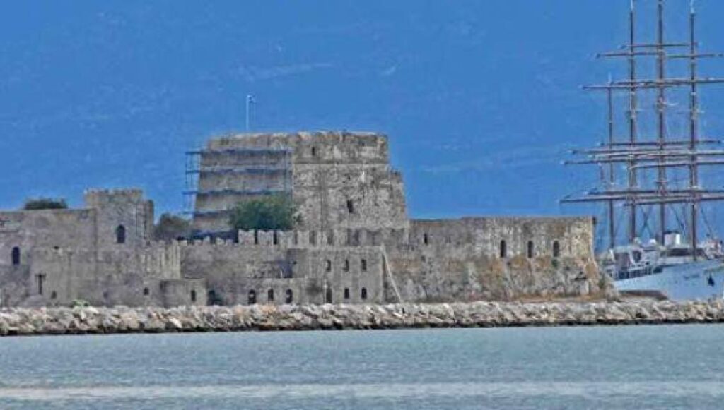 Το ιστιοφόρο με τα 30 πανιά που κέντρισε τα βλέμματα στο Ναύπλιο (φωτό)