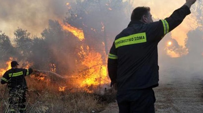 Σε ύφεση βρίσκεται η πυρκαγιά στη Μεσαρά του Ηρακλείου