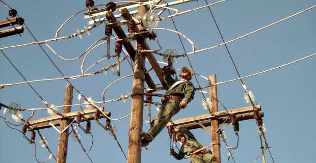 ΔΕΗ: Διακοπή ρεύματος στα νότια προάστια λόγω φωτιάς σε μετασχηματιστή