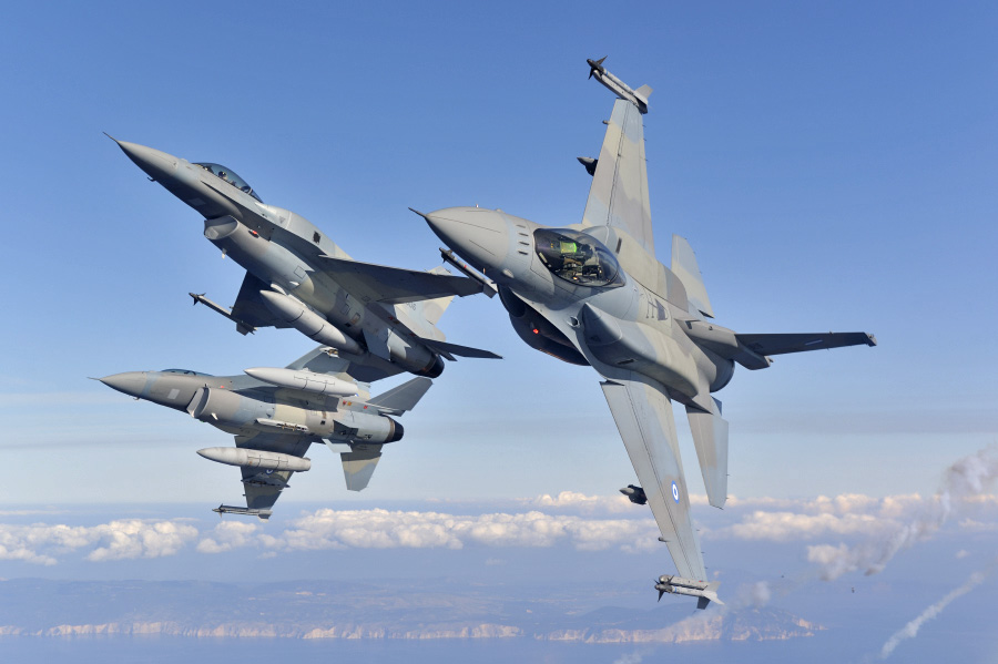 Θρίλερ στον αέρα: Ελληνικά μαχητικά F-16 συνοδεύουν ισραηλινό πολιτικό αεροσκάφος (upd)