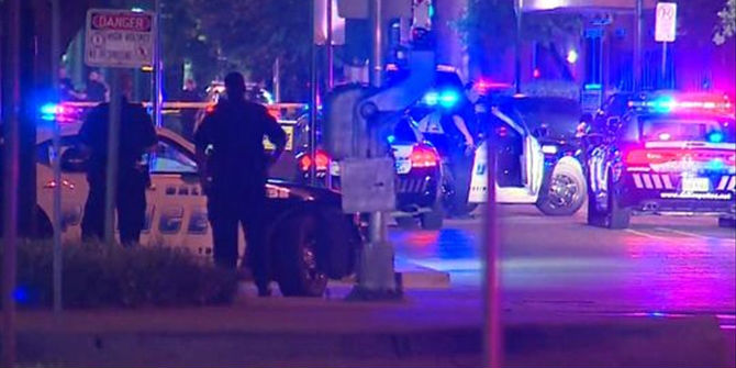 Χάος στο Ντάλας: Τέσσερις νεκροί αστυνομικοί από τα πυρά ελεύθερων σκοπευτών σε διαδήλωση κατά της αστυνομικής βίας (upd) (βίντεο)