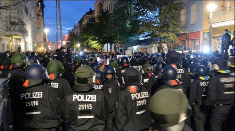 Πεδίο μάχης το Βερολίνο: Συγκρούσεις διαδηλωτών με 123 αστυνομικούς τραυματίες και 86 προσαγωγές (φωτό, vid)