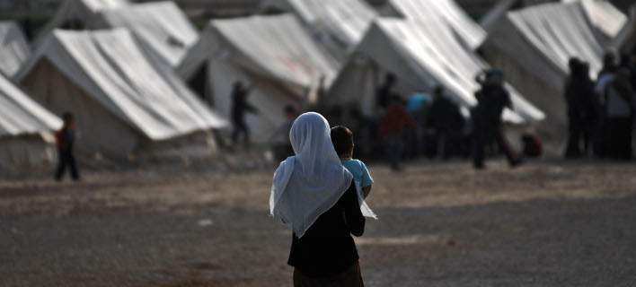 Οι μισοί Ευρωπαίοι φοβούνται και δυσανασχετούν με τους πρόσφυγες- Ποια είναι η γνώμη των Ελλήνων