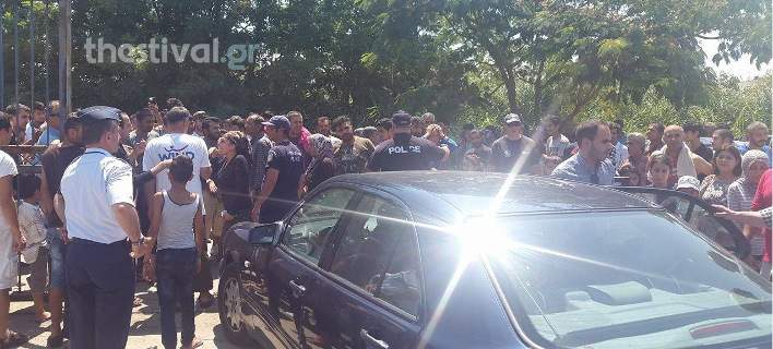 «Πόρτα» στην Ράνια Αντωνοπούλου από αλλοδαπούς στο ΚΕΠΑ Σίνδου