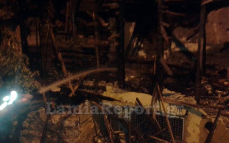 Φωτιά αναστάτωσε τη νύχτα στο κέντρο της Λαμίας (φωτό&vid)