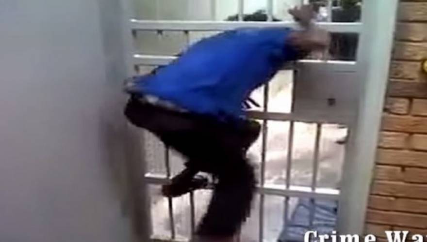 Μια απίθανη … απόδραση από κελί στη Νότια Αφρική (vid)