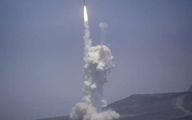 «Άσφαιρο» το αντιπυραυλικό σύστημα των ΗΠΑ που αντιμετωπίζει επίθεση από τη Βόρεια Κορέα