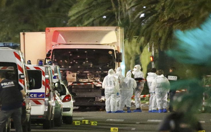 ΥΠΕΞ: «Tις δύσκολες αυτές στιγμές είμαστε όλοι Γάλλοι»