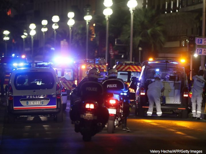 Νέα στοιχεία: Υπήρχε και συνεργός του μακελάρη στη Νίκαια ο οποίος διαφεύγει της σύλληψης!