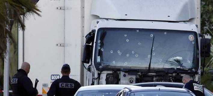 «Διαβασμένος» ο οδηγός του φονικού φορτηγού: Tί είπε στους αστυνομικούς και τον άφησαν να περάσει!